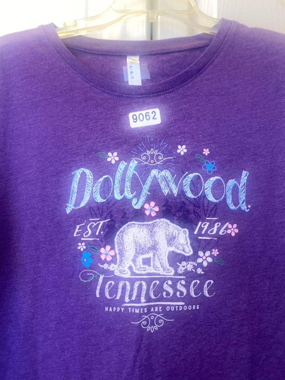 Dollywood Tennessee Purple Graphic Tee NWOT - 9062 - Picture 5 of 14